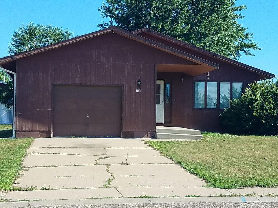 1st image of 1167 9th St E