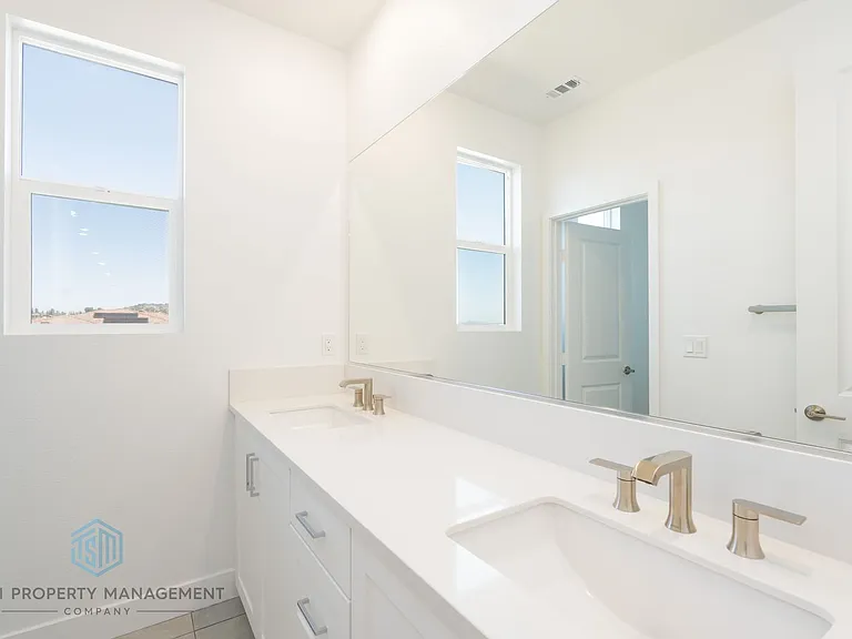 15437 La Subida Dr — Photo 16