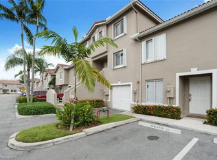 221 Riviera Cir, Fort Lauderdale, FL 33326