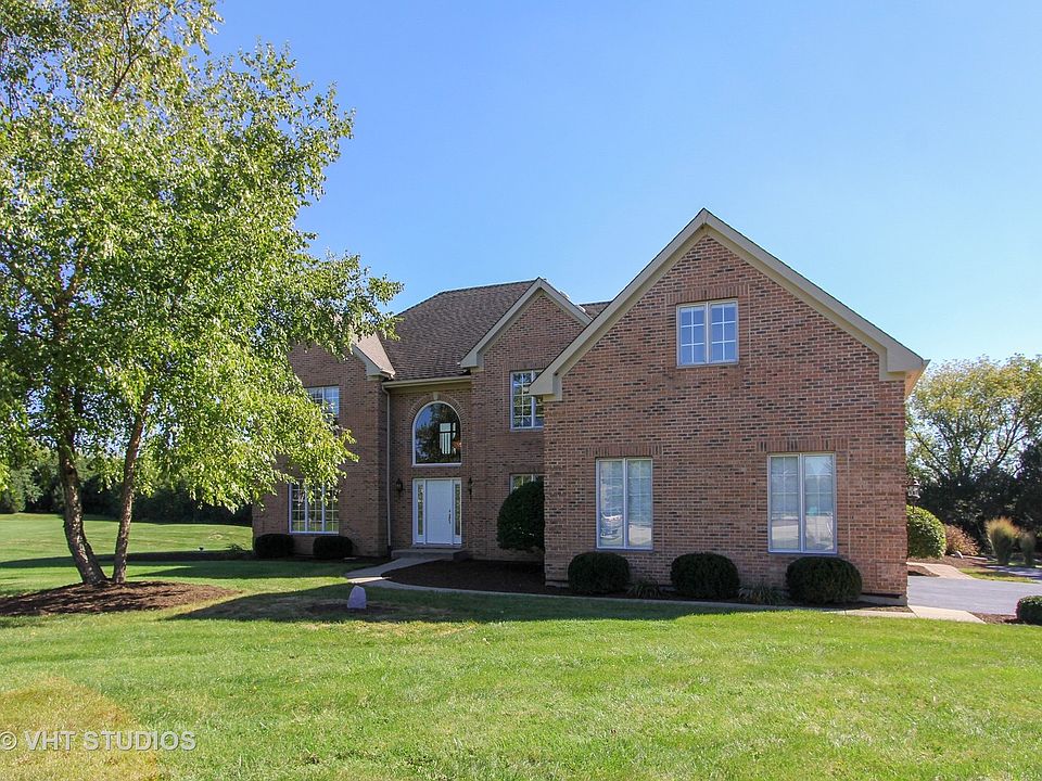 1st image of 8 Steeplechase Dr