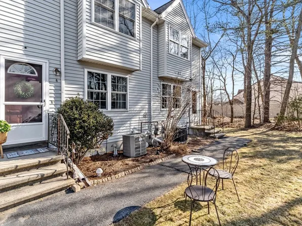 5 Kennedy Dr #6, Chelmsford, MA 01824