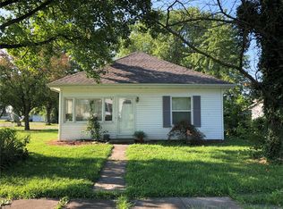 126 E Elm St, Brownstown, IL 62418