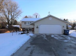 146 Rose Pl, Little Canada, MN 55117