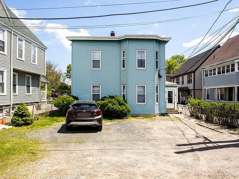 4 Lawrence Pl #4 — Photo 1