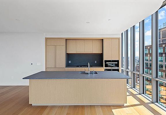4th image of 565 Broome St APT N7b