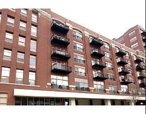 1st image of 360 W Illinois St APT 9C
