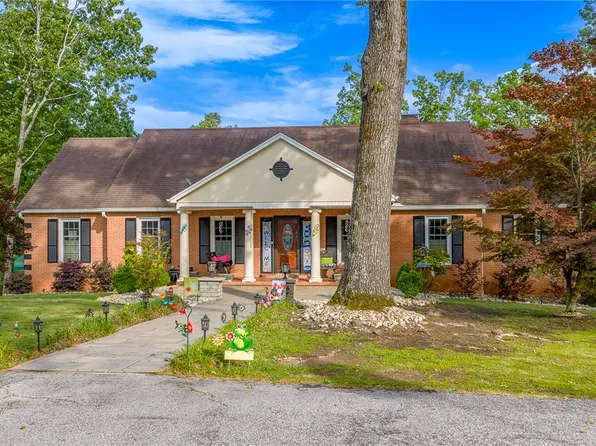 104 Knollwood Dr, Seneca, SC 29672