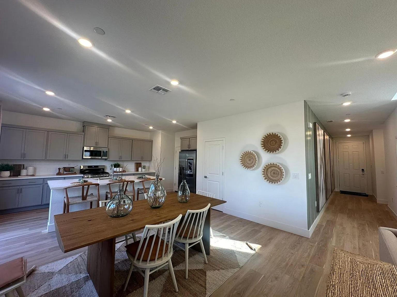 3330 Adirondack St photo 1