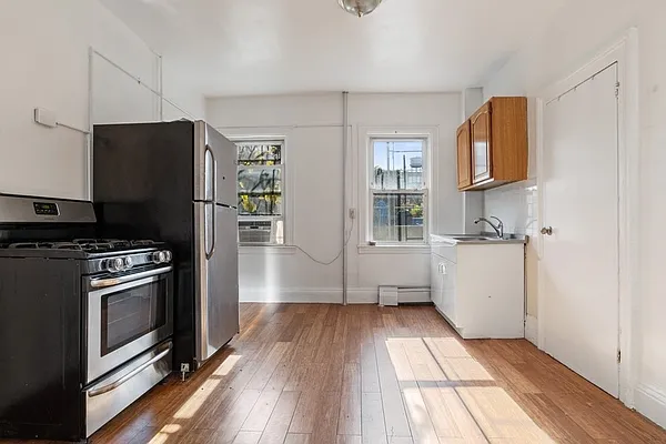 Rented by Compass | media 7