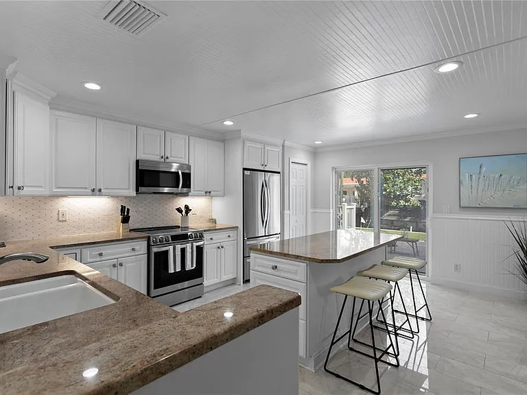 4815 W San Rafael St — Photo 36