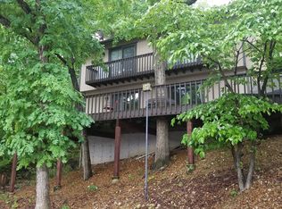 29 Indian Trl, Lake Ozark, MO 65049