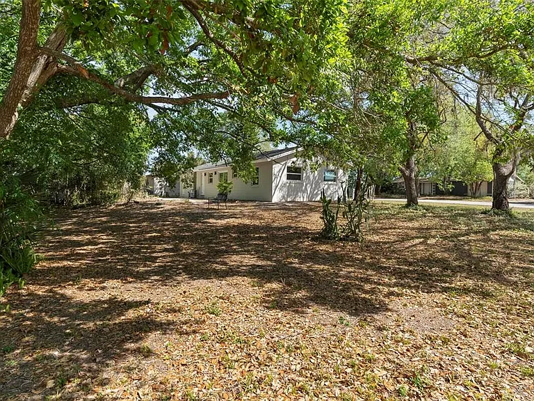2240 Conway Dr — Photo 30