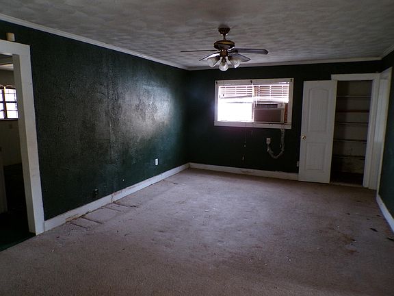 3rd image of 2819 Colgate St