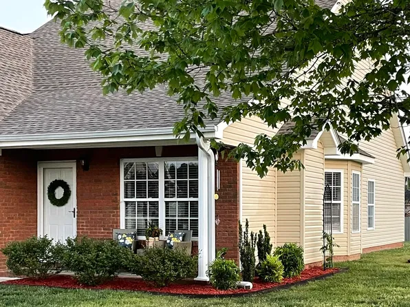 215 Briarstone Dr, Rossville, GA 30741