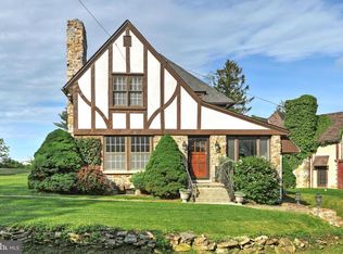 5228 Rockery Rd, Spring Grove, PA 17362