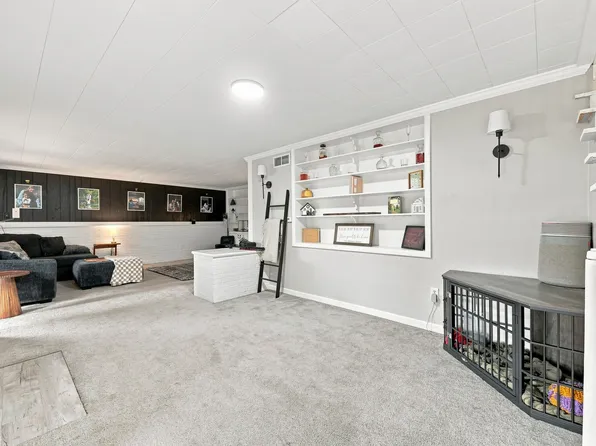 2921 Easton Blvd, Des Moines, IA 50317