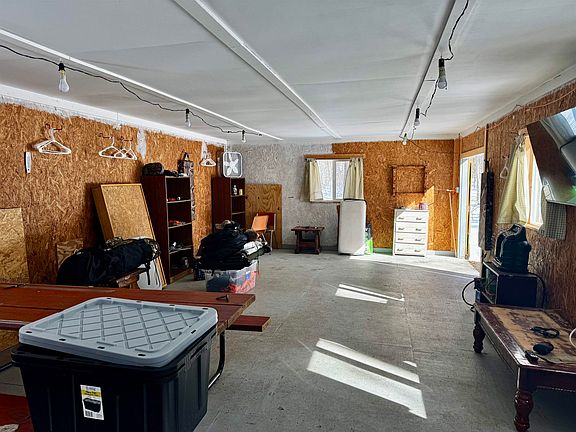 5th image of 1350 Birch Rd