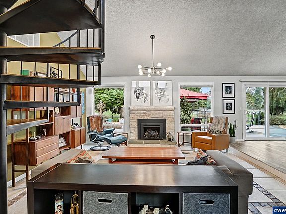 3rd image of 6418 Doral Dr SE