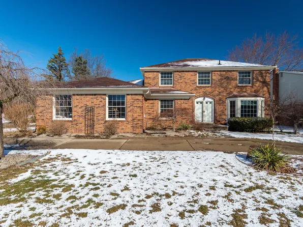 36740 Dina Ct, Farmington Hills, MI 48335