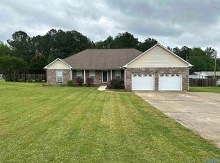239 Church Rd, Hartselle, AL 35640