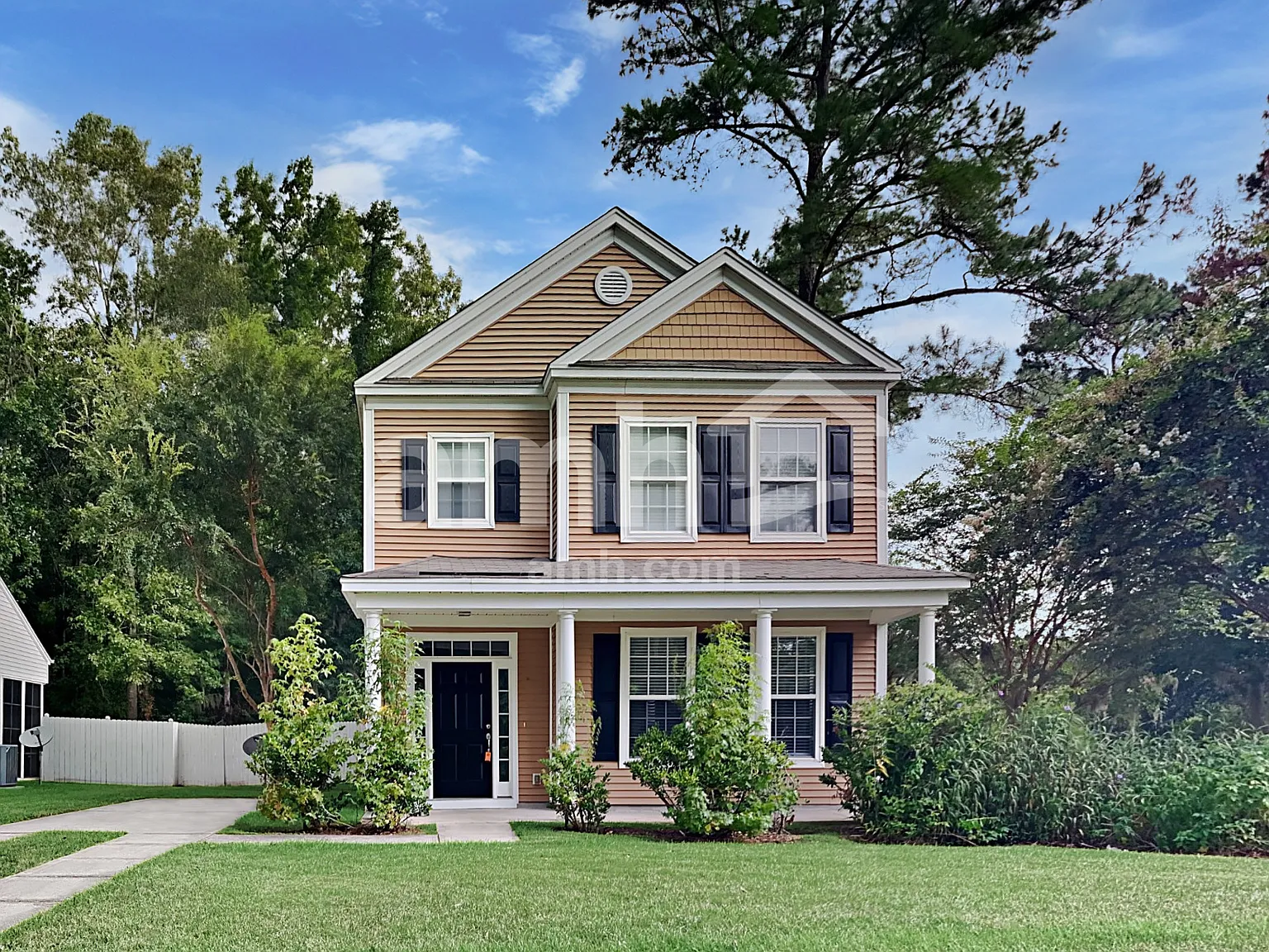 4 bed, 2.5 bath, 2205 sqft, $2,625 — Photo 1