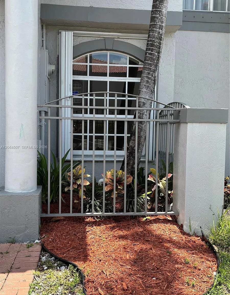 Doral Landings Townhomes — Photo 4