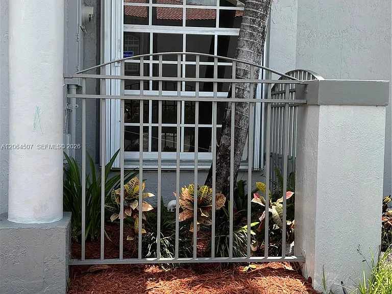 11440 NW 50th Ter — Photo 4