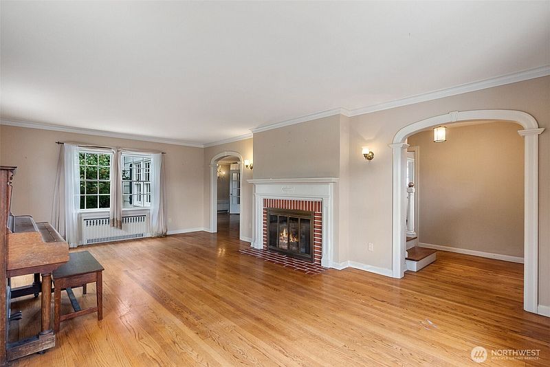 4th image of 407 N 6th Street