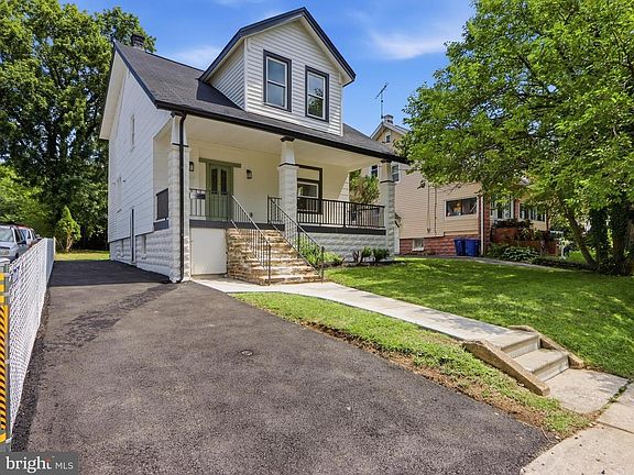 3rd image of 2818 Linganore Ave