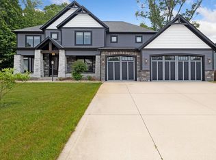 51680 Salem Meadows Dr, Granger, IN 46530
