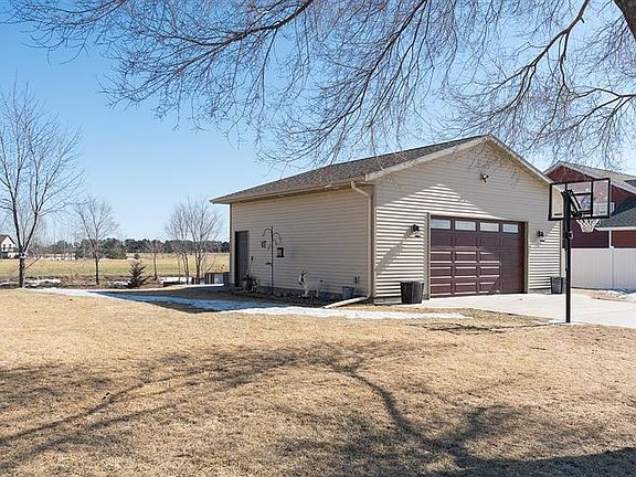 3rd image of 804 11th Ave SW