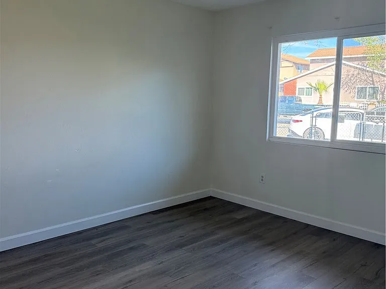 558 S Benjamin St — Photo 17