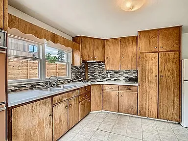 2135 Norwood Ave — Photo 10