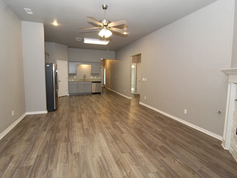 182 E 2nd St — Photo 5