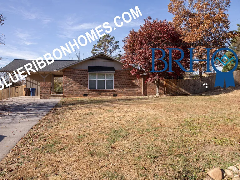501 Idlewood Ln — Photo 4