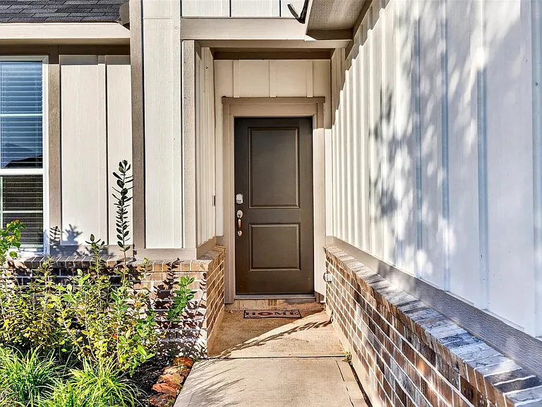 21827 Blue Daisy Ct — Photo 3