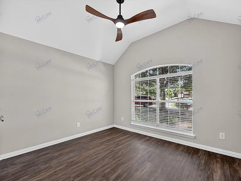 739 Kilbridge Ln — Photo 13