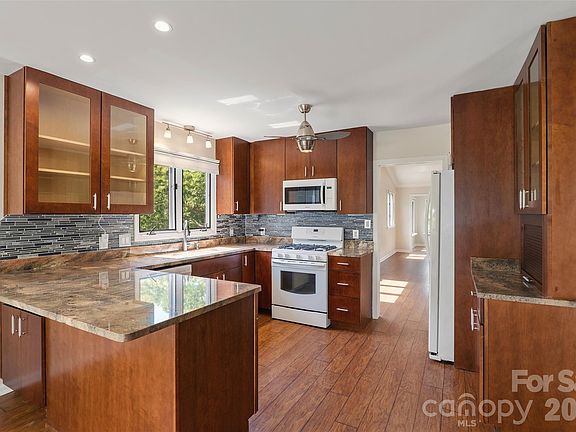 3rd image of 201 Timber Dr