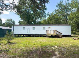 4 Grassy Ln, Poplarville, MS 39470