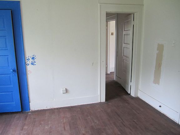 5th image of 704 N Kingston Ave