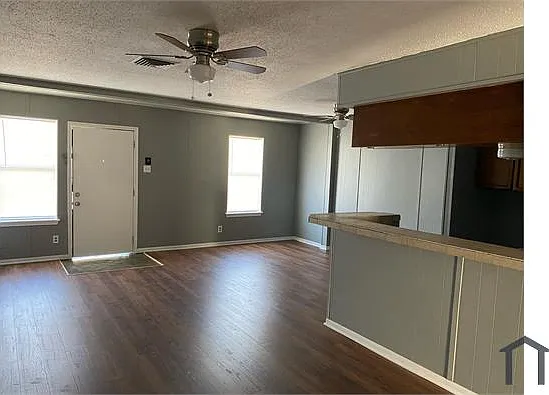 1 bed, 999 sqft, $975 — Photo 2