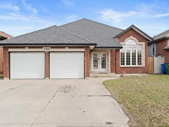 2280 Northway Ave, Windsor, ON N9B 3Y3