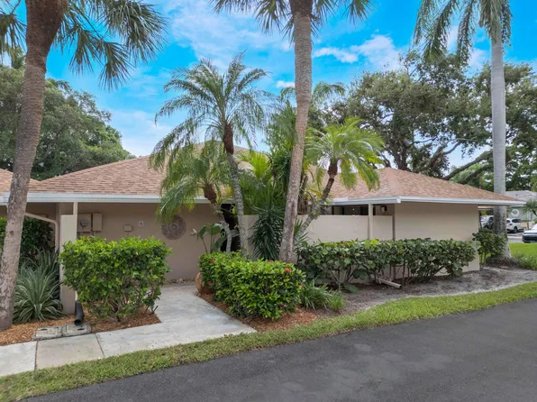 6 S Lakeshore Drive, Hypoluxo, FL 33462
