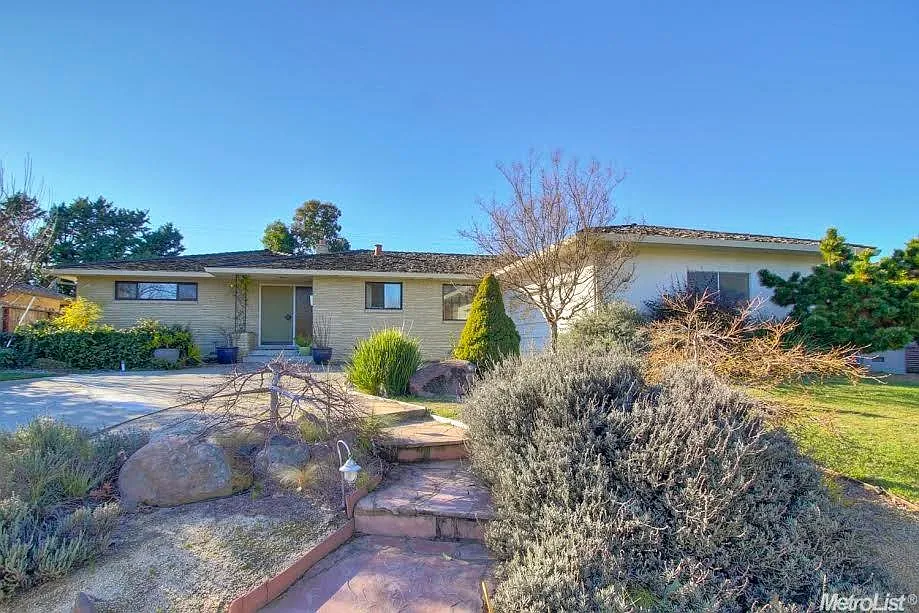 5872 Annrud Way photo 1