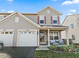 1701 Cameron Dr, Hampshire, IL 60140