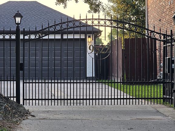 2nd image of 9522 Champions Cove Dr