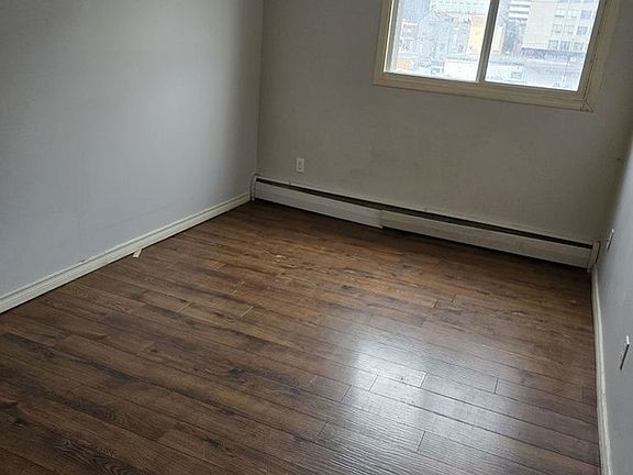 2nd image of 2116 Rose St #8