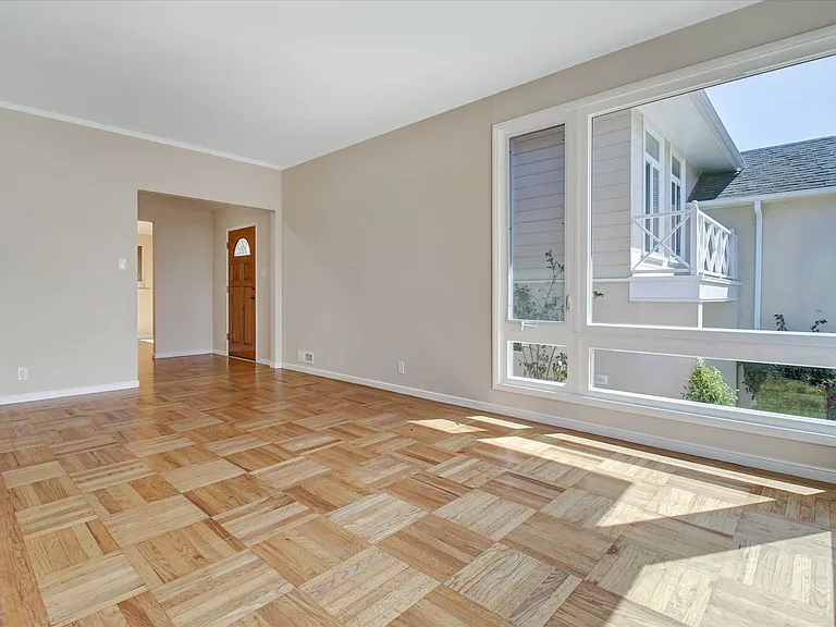 14 Castlemont Ave — Photo 10