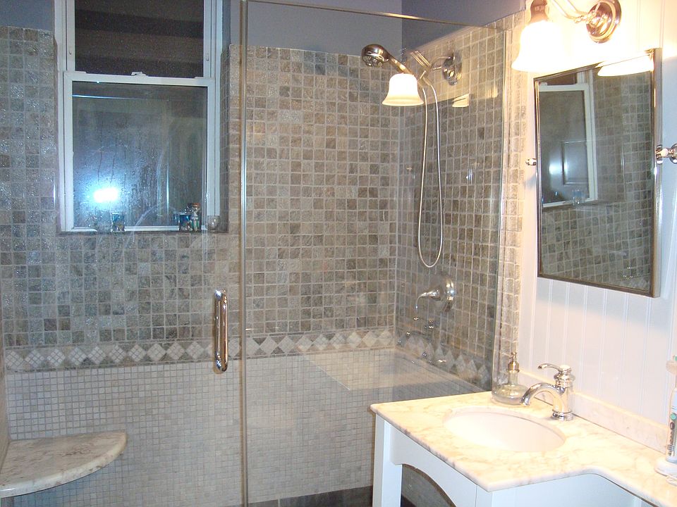 2nd image of 1724 W Balmoral Ave