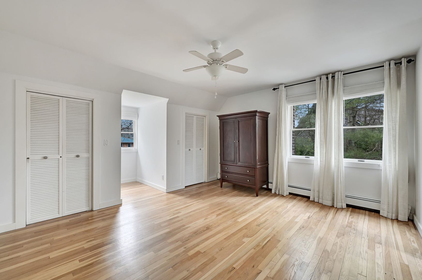 2nd Floor Primary Bedroom